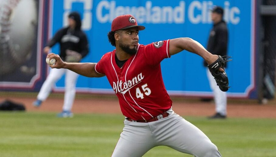 Piratas suben al prospecto dominicano Wilber Dotel