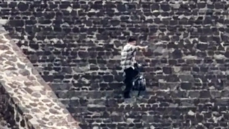 Una zona arqueológica, un arma calibre 38 y un hombre disparando a los turistas: ¿Quién era el atacante?