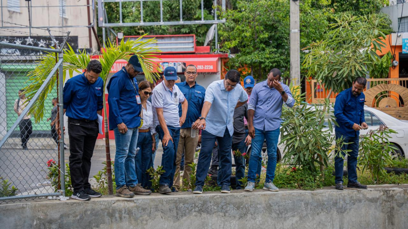 Caasd inspecciona saneamiento de cañadas en el Gran Santo Domingo