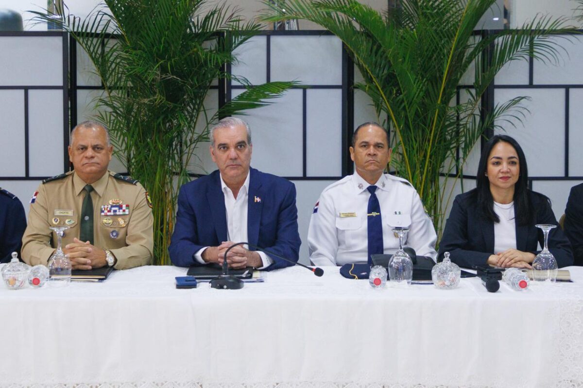 Ministra Faride Raful advierte sobre “cultura del desorden” y llama a ayudar primero antes de grabar. – Ministerio de Interior y Policia