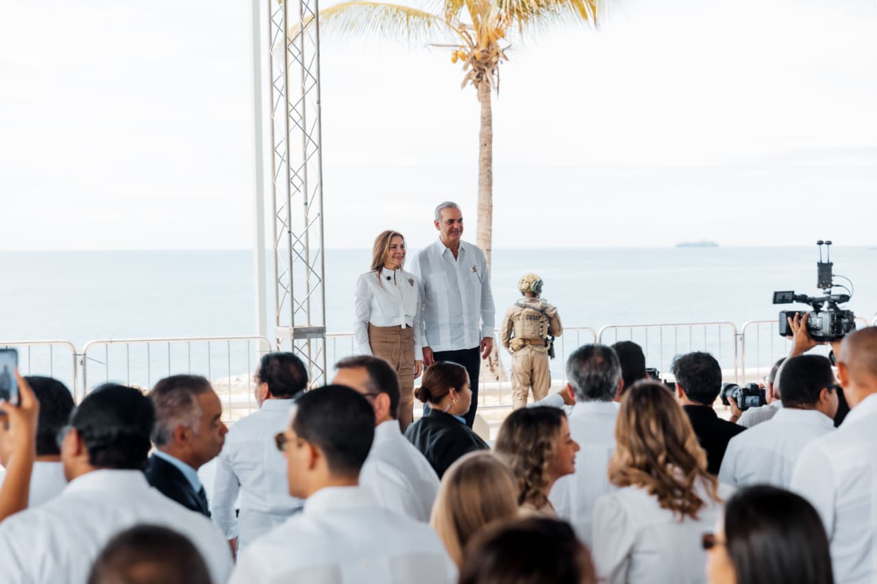 Presidente Abinader y alcaldesa Carolina Mejía inauguran Malecón Deportivo, que será desde ahora el punto de encuentro del deporte dominicano