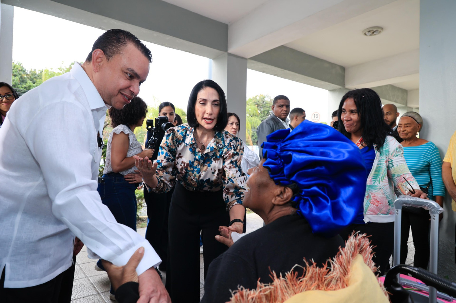 Primera dama y director del SNS visitan el Incart para evaluar servicios oncológicos