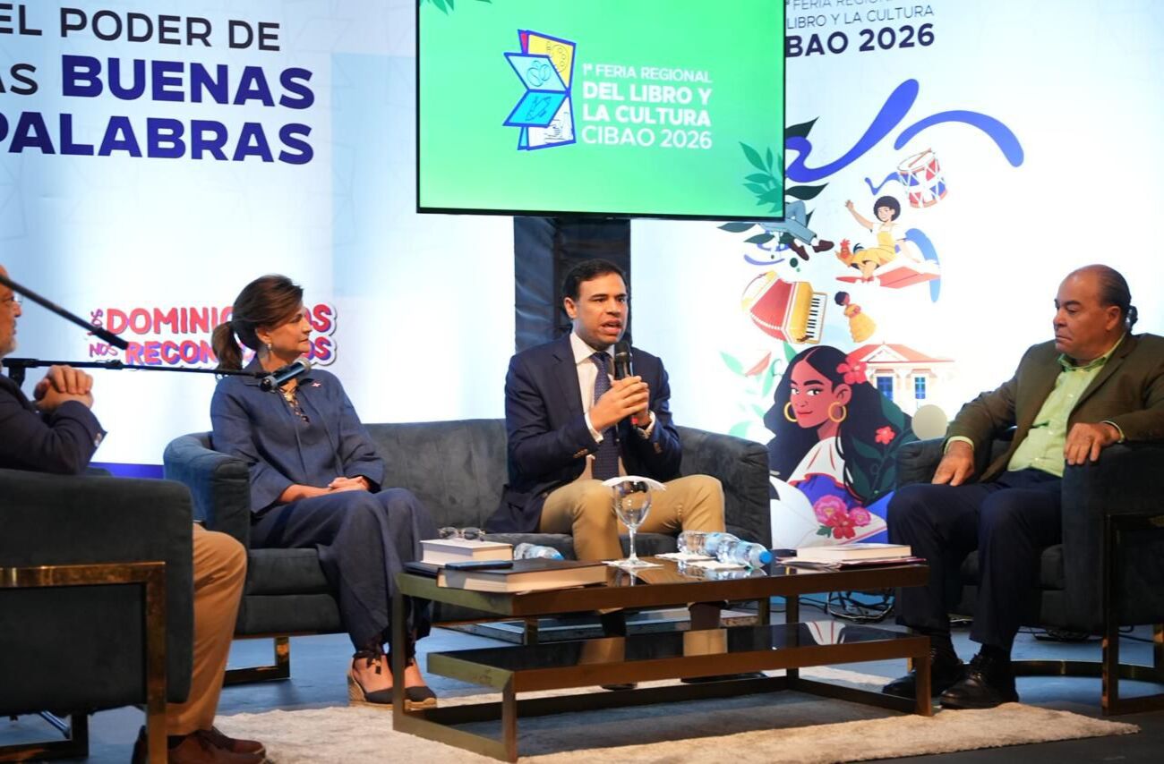Vicepresidenta Raquel Peña impulsa la lectura entre jóvenes en la Feria del Libro y la Cultura Cibao 2026