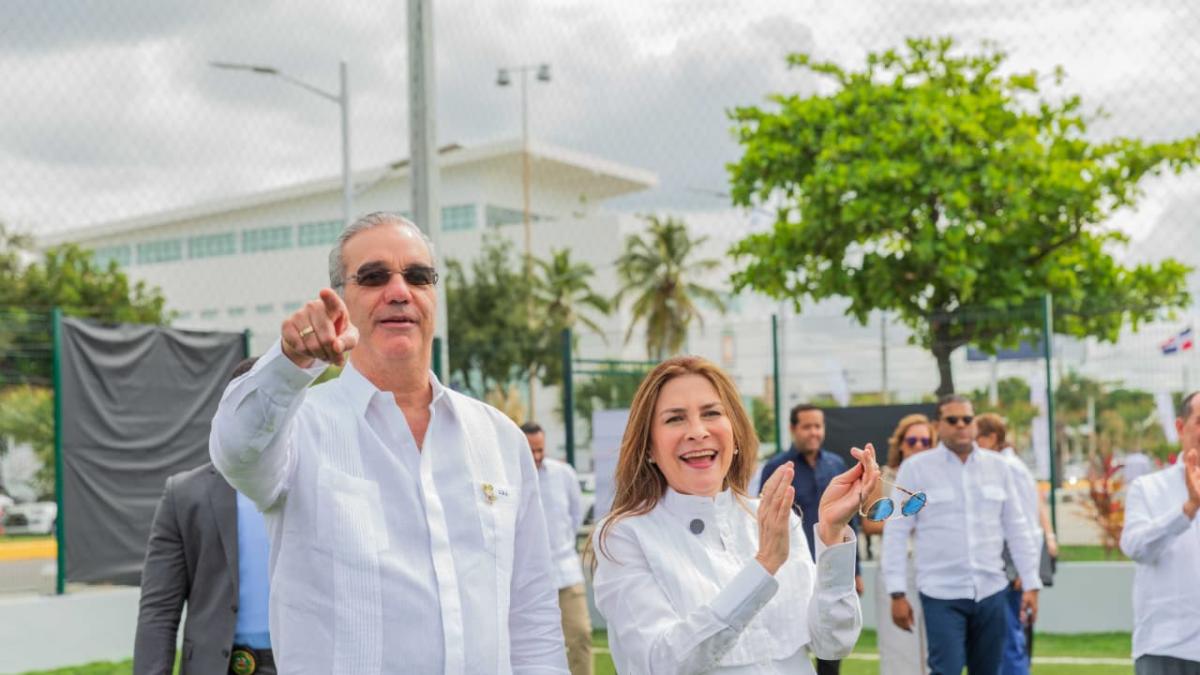 Abinader y Carolina inauguran Malecón Deportivo en vísperas de Juegos Centroamericanos y del Caribe
