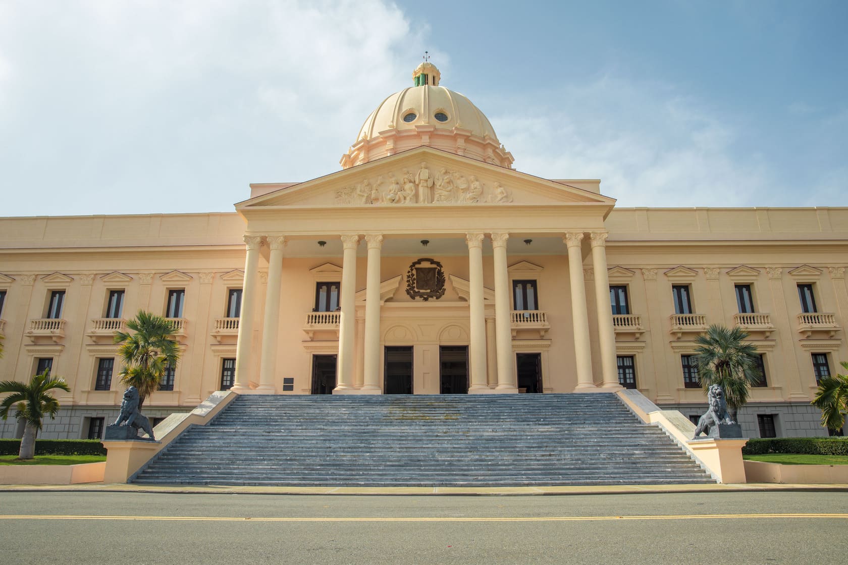 Gobierno activa respuesta social, impulsa reformas y fortalece ingresos en medio de crisis global