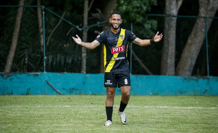 Juan Ángeles llega a 40 goles y Moca FC empata ante O&M