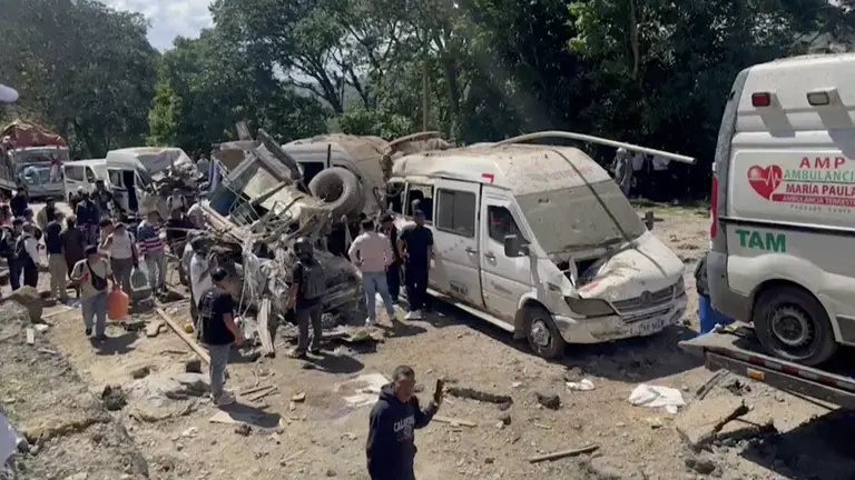 Atentado con bomba causa siete muertos en Colombia en medio de ola de violencia