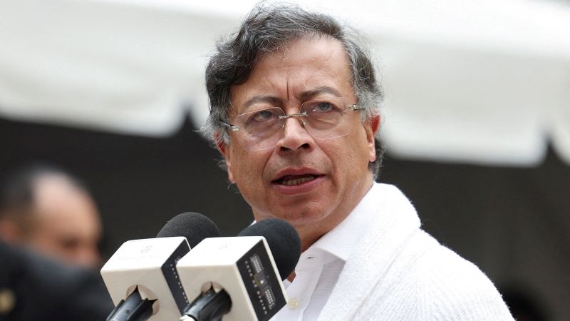 Los atentados en Colombia impactan en la campaña y refuerzan las críticas a la "paz total" de Petro