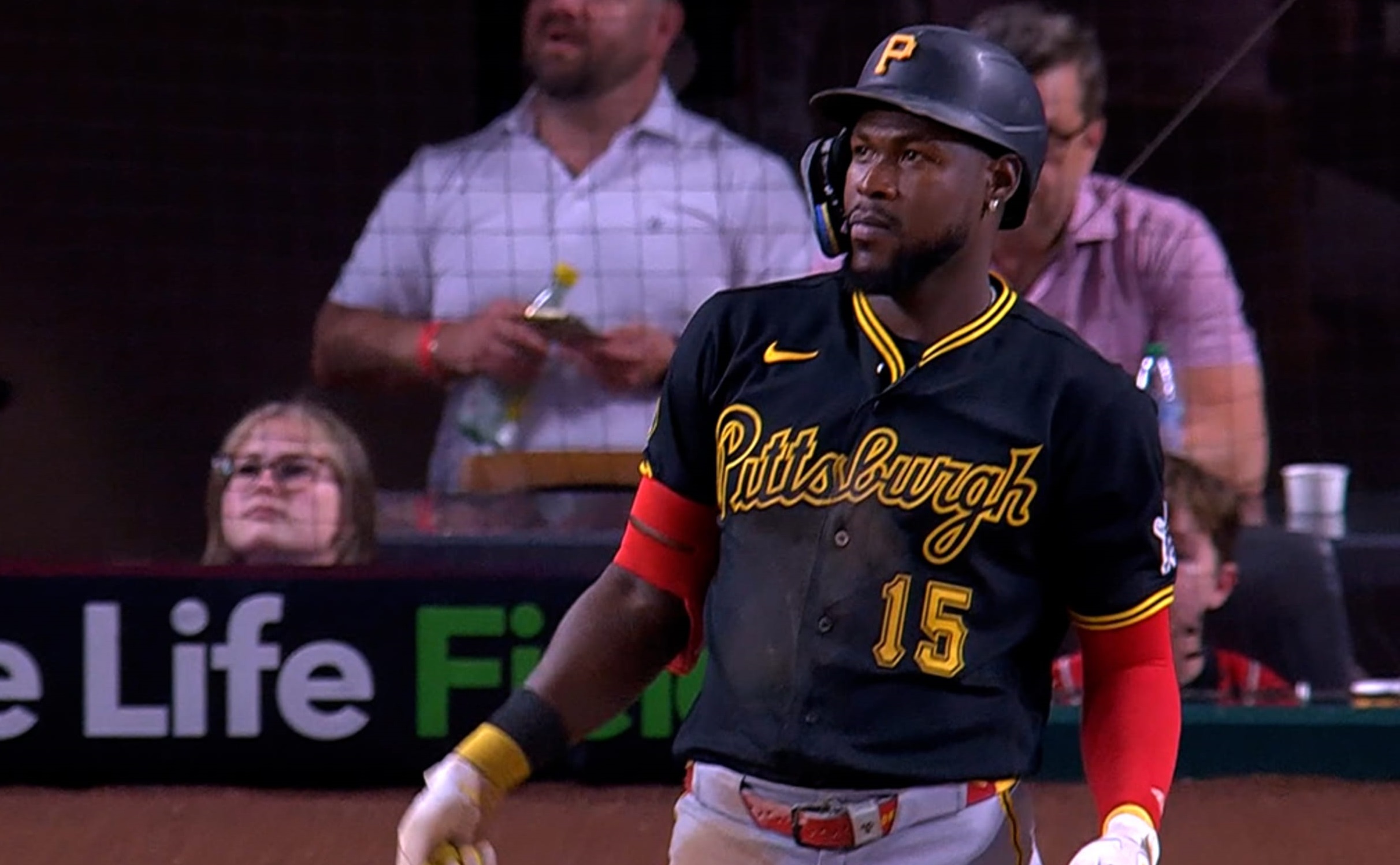 Oneil Cruz fue baja a última hora ante los Cardenales debido a una enfermedad