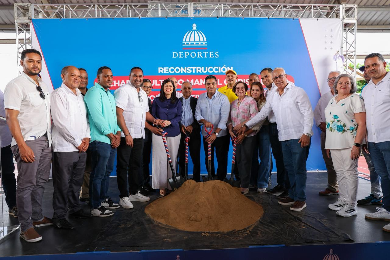 Ministro Kelvin Cruz inicia reconstrucción de dos multiusos en Hermanas Mirabal – Ministerio de Deportes