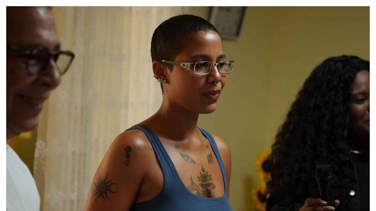 Tokischa dona RD$500 mil a Hogar Crea y comparte cómo superó su adicción con las mujeres ingresadas