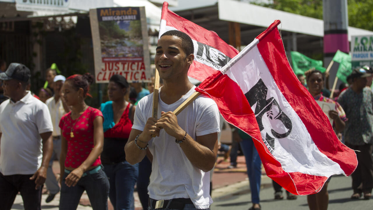 "Agua sí, oro no", protestan en República Dominicana contra un proyecto minero canadiense