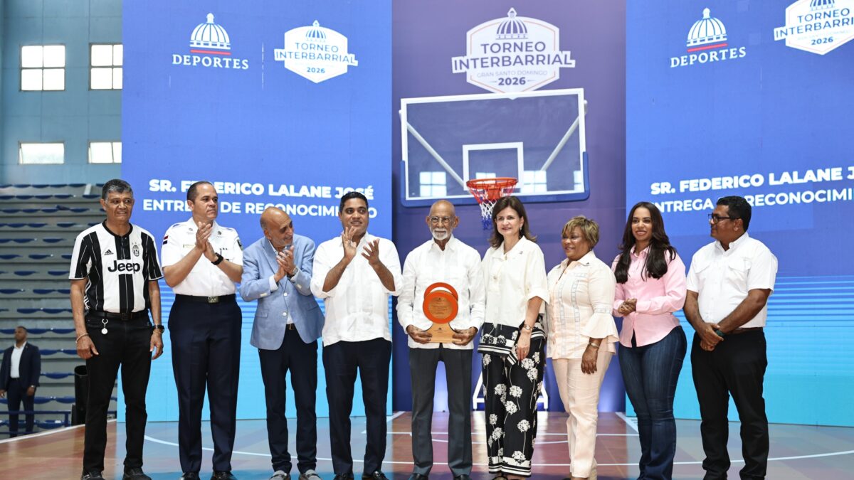 Vicepresidenta Raquel Peña y ministro Kelvin Cruz inauguran Torneo de Baloncesto Interbarrial