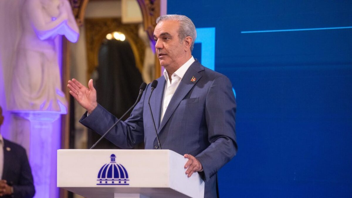 Abinader recibe este miércoles la llama centroamericana y del Caribe y da inicio a su recorrido nacional rumbo a Santo Domingo 2026
