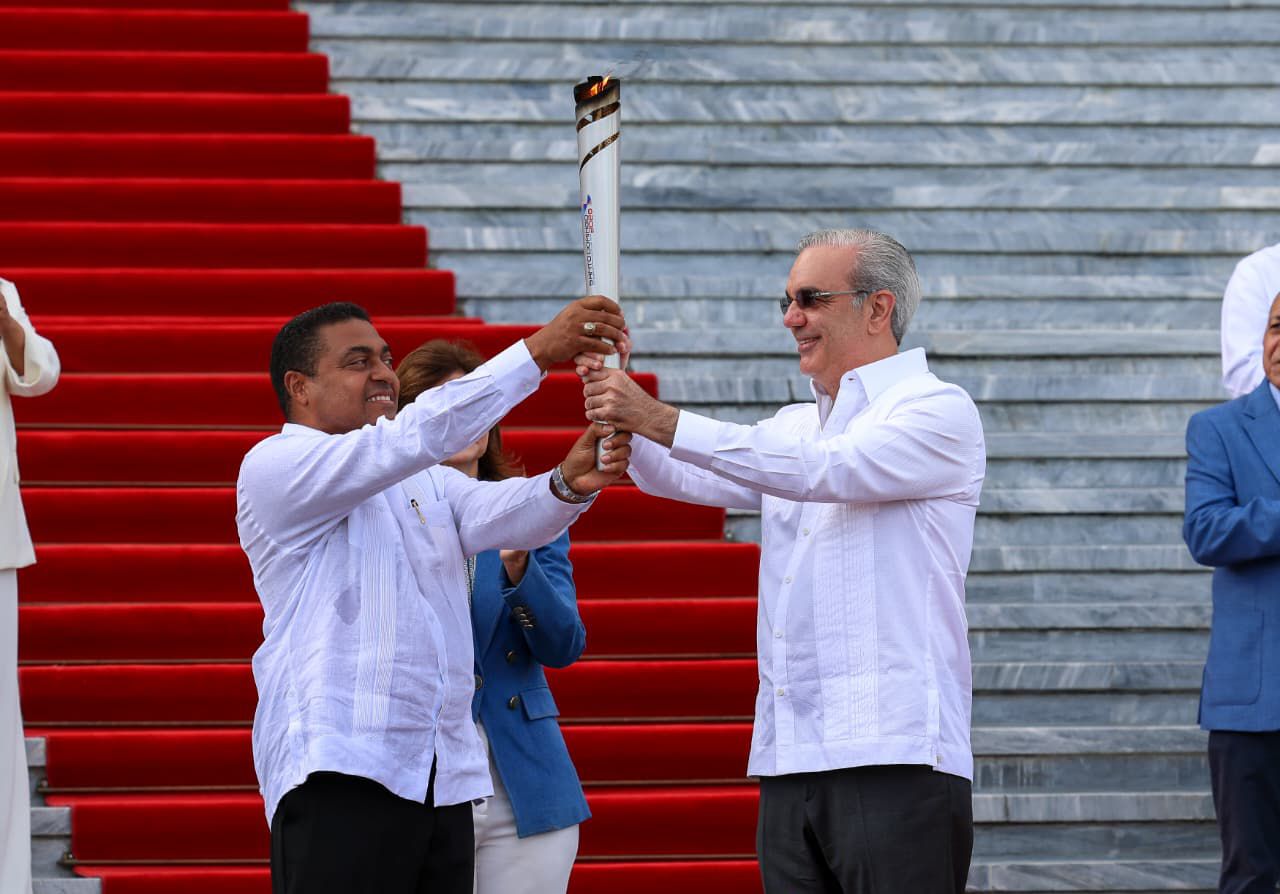 Inicia ruta de la antorcha de Santo Domingo 2026