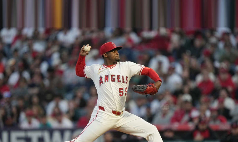 Video | Dominicano José Soriano debe ser elegido como el Lanzador del Mes en la Liga Americana