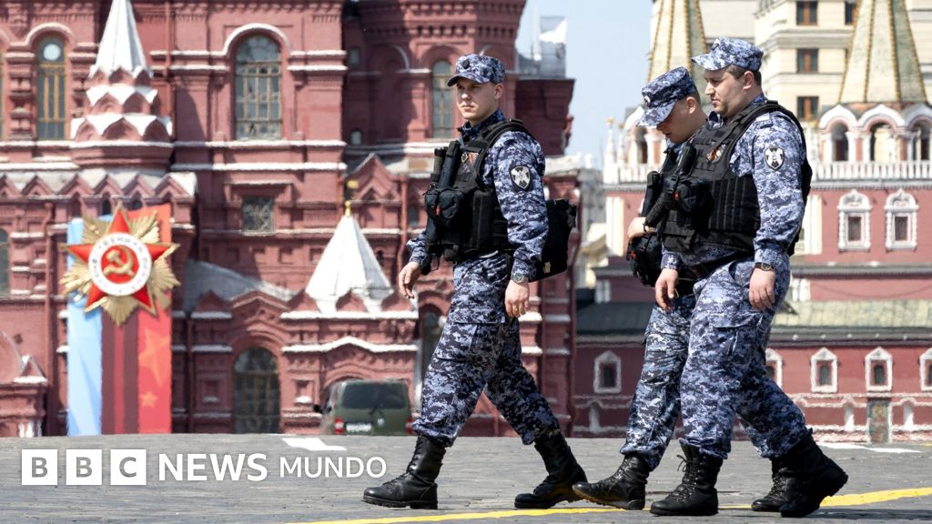 Por qué la ausencia de tanques en el gran Desfile de la Victoria de Rusia es una señal de que la guerra con Ucrania no va bien
