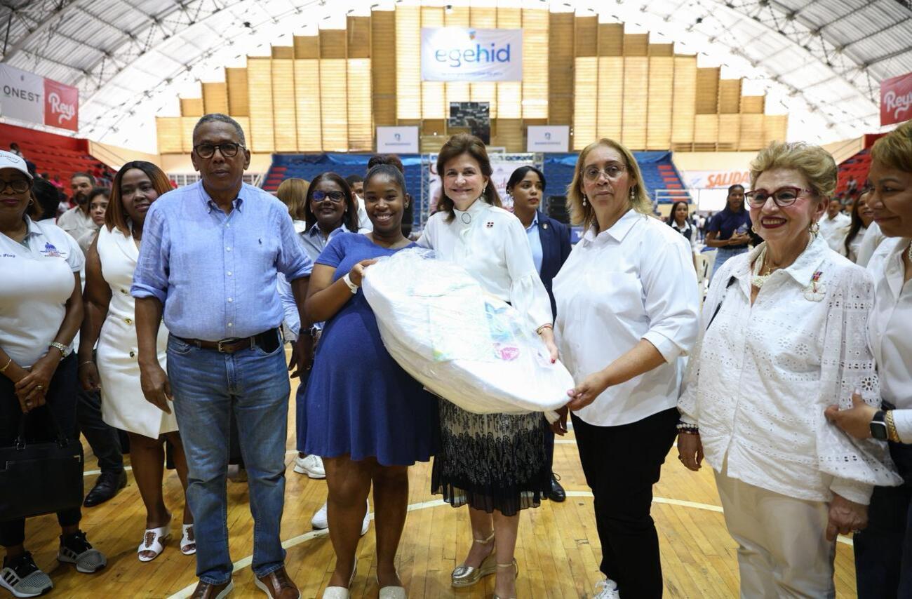 Vicepresidenta Raquel Peña da inicio a “Madres que Sostienen”, una jornada nacional de apoyo y reconocimiento a las madres dominicanas
