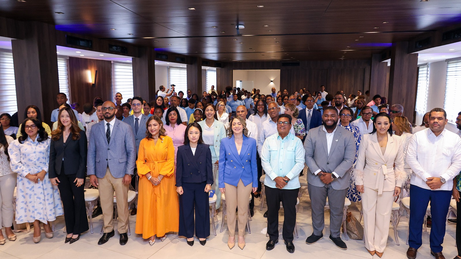 Ministerio de la Mujer fortalece liderazgo juvenil en el Gran Santo Domingo