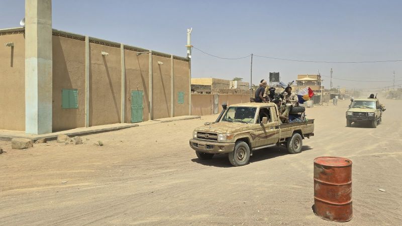 Rebeldes expulsaron entre burlas a fuerzas de Putin de una ciudad clave en África y debilitaron a Moscú