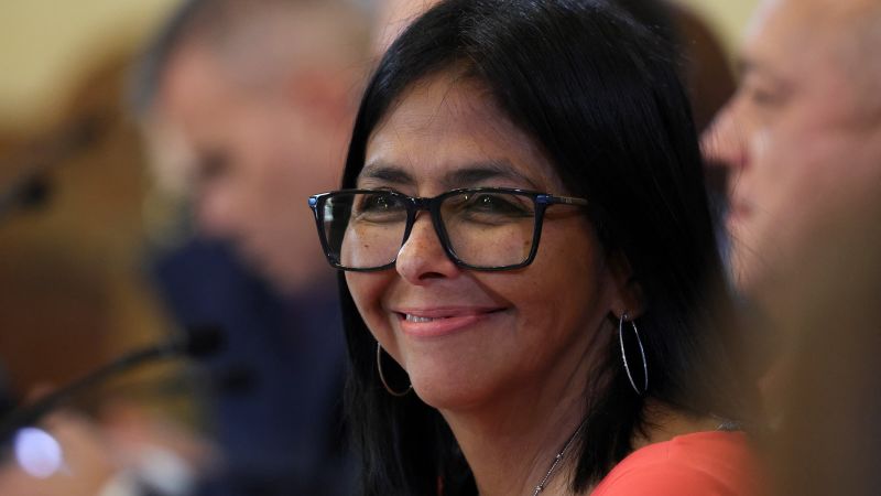 Delcy Rodríguez llega a Países Bajos para "defender" a Venezuela en la disputa por el Esequibo