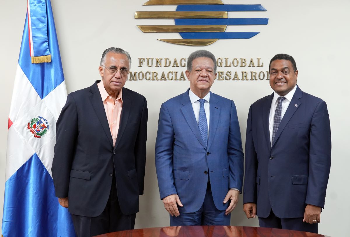 Leonel Fernández exhorta población apoyar SD 2026