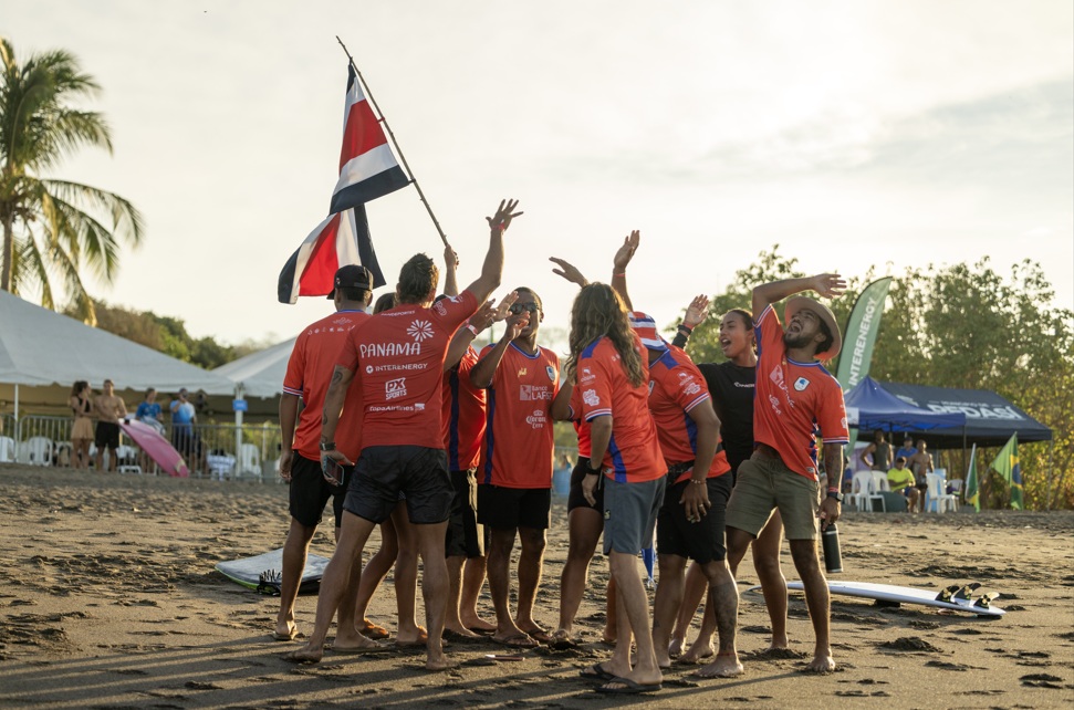 Surf tico logra tres medallas de bronce en Juegos Panamericanos