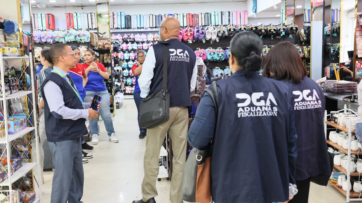 DGA determina más de RD$66 millones en diferencias de impuestos a comercios de capital asiático